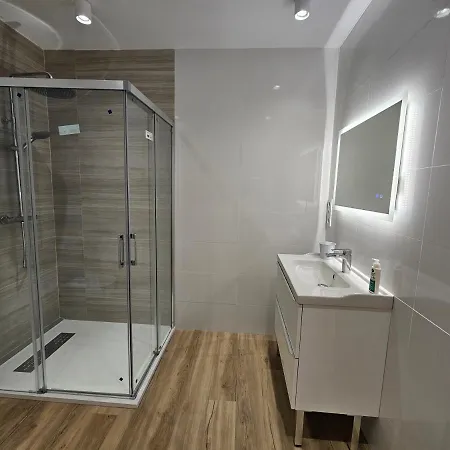 Apartment En El Centro - Plaza De Amboage - Wifi *