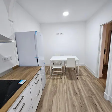 En El Centro - Plaza De Amboage - Wifi Apartman Ferrol