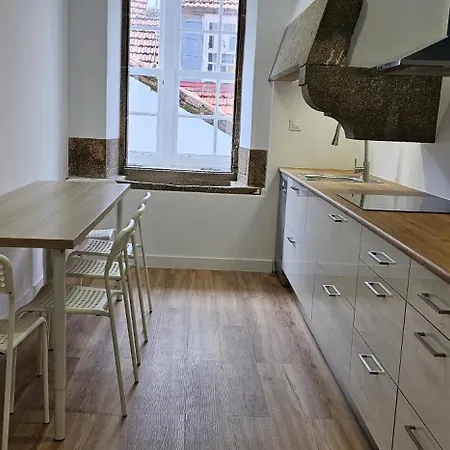 En El Centro - Plaza De Amboage - Wifi Apartman Ferrol