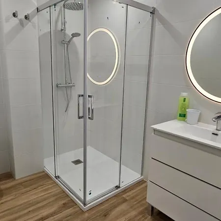 En El Centro - Plaza De Amboage - Wifi Apartman Ferrol